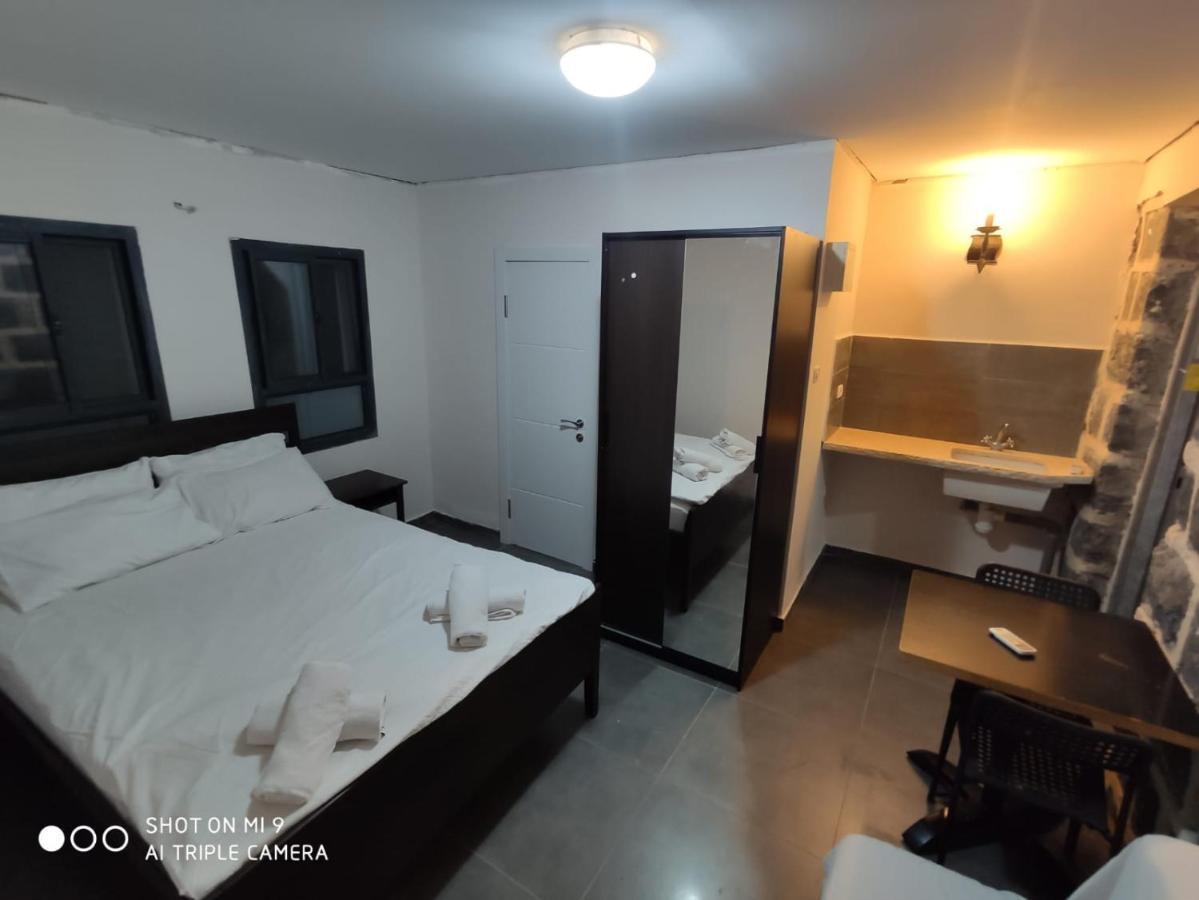 Ahva 17 Hotell Tiberias Exteriör bild