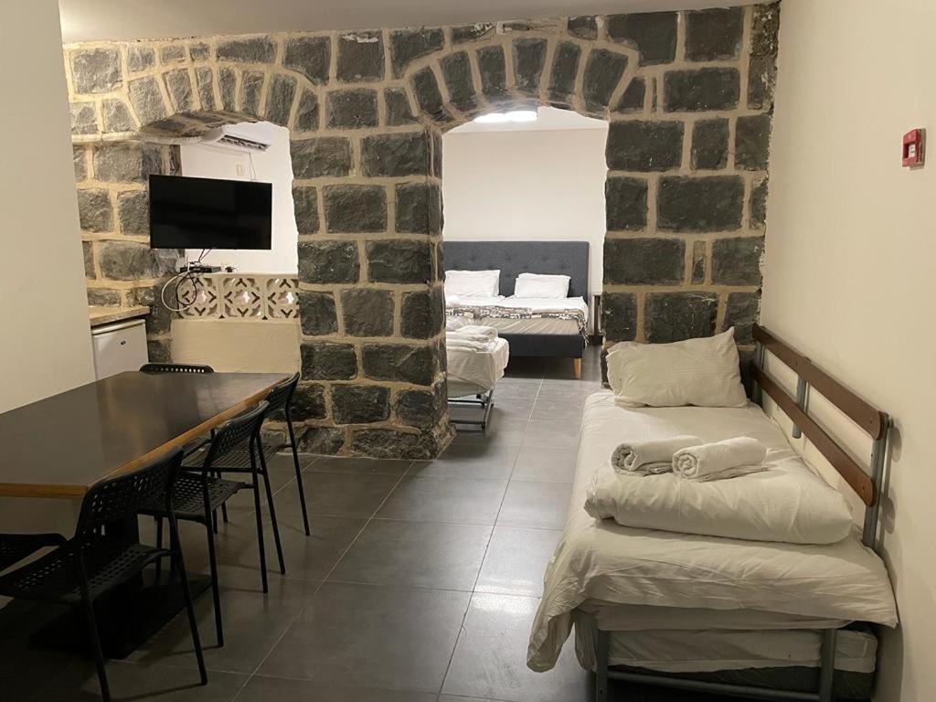 Ahva 17 Hotell Tiberias Exteriör bild