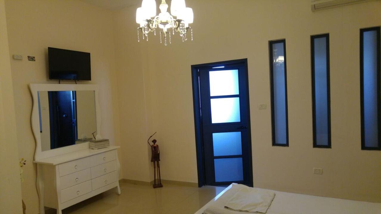 Ahva 17 Hotell Tiberias Exteriör bild