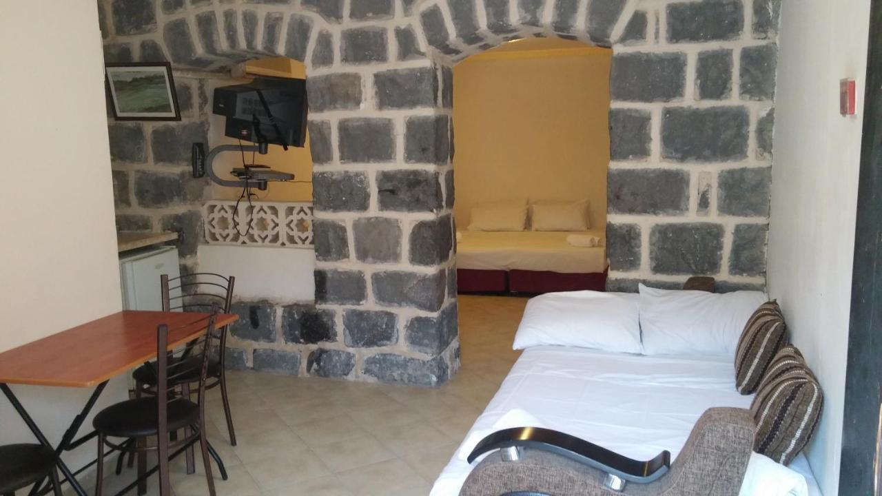 Ahva 17 Hotell Tiberias Exteriör bild